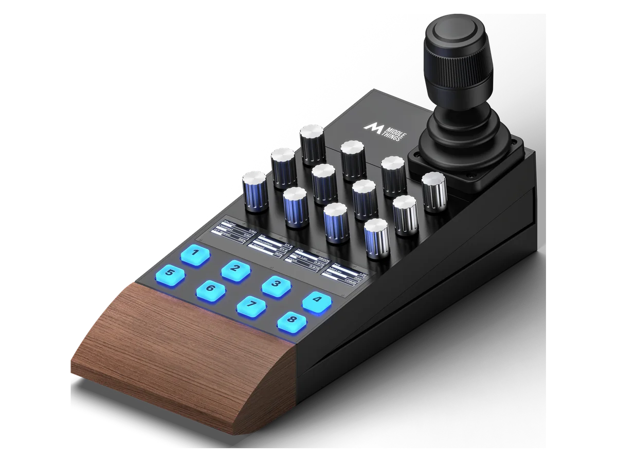 Middle Remote Pro — Hall-effect joystick, 8 RGB buttons, 12 OLED dials